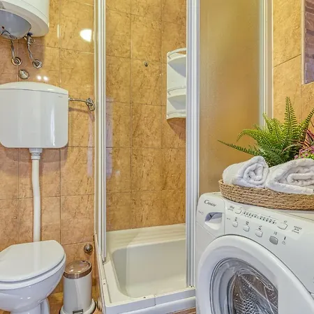 Ib - Happy Apartment